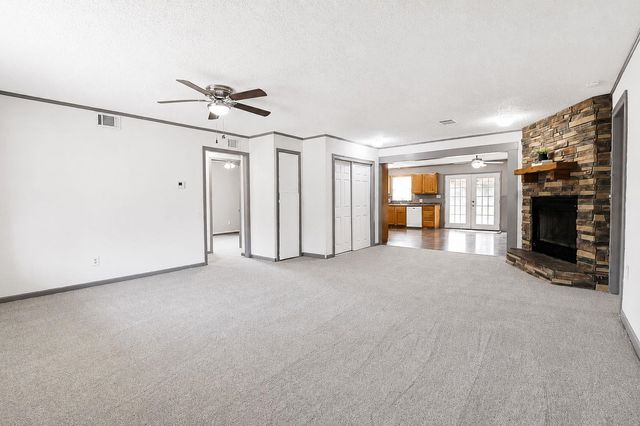603 W 31st St S, Wichita, KS 67217