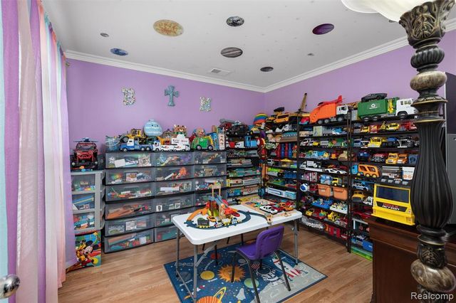 340 N Wixom Road, Wixom, MI 48393