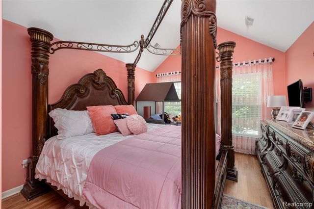 340 N Wixom Road, Wixom, MI 48393