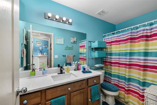 340 N Wixom Road, Wixom, MI 48393