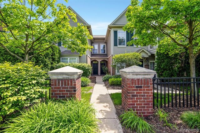 340 N Wixom Road, Wixom, MI 48393