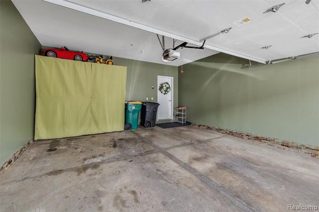 340 N Wixom Road, Wixom, MI 48393