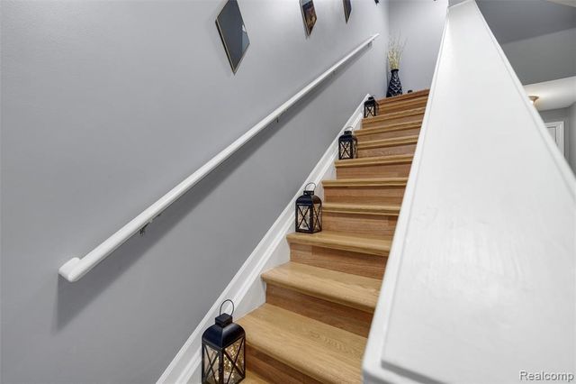 340 N Wixom Road, Wixom, MI 48393