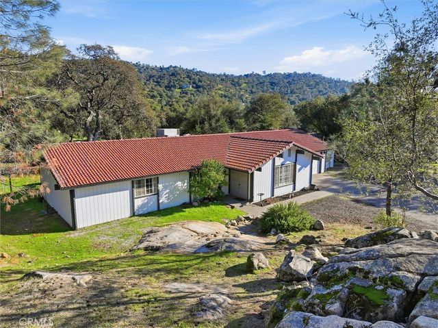 31083 Moccassin Court, Coarsegold, CA 93614