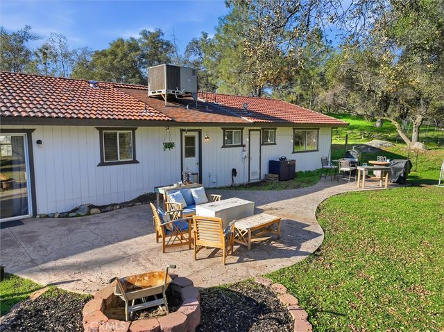 31083 Moccassin Court, Coarsegold, CA 93614