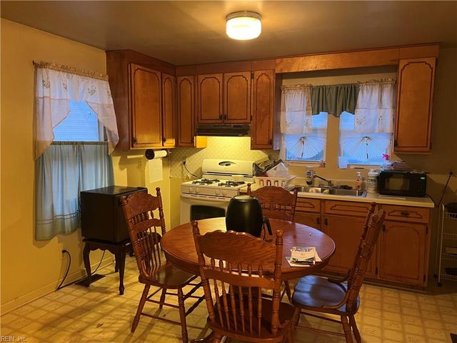 219 Cobb ST, Franklin, VA 23851