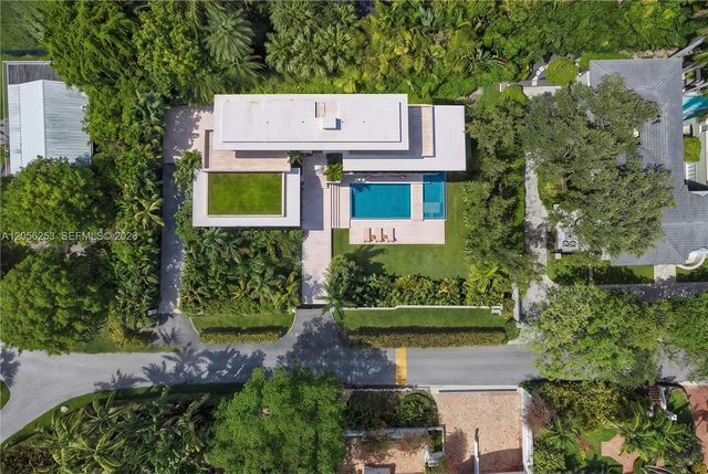 3400 S Moorings Way, Miami, FL 33133