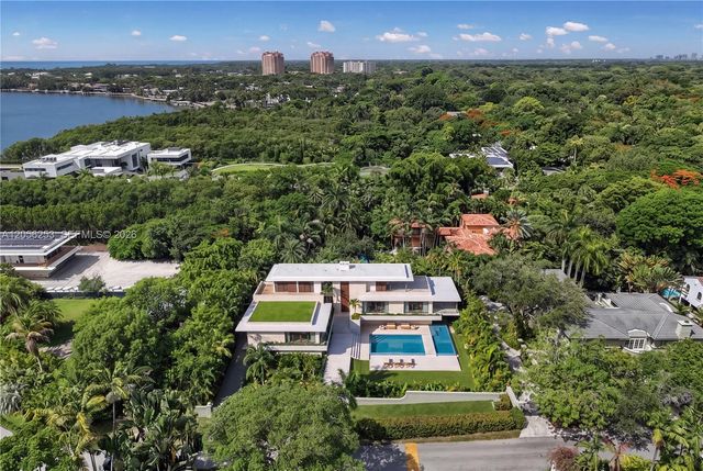 3400 S Moorings Way, Miami, FL 33133