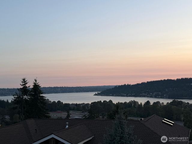 7615 113th Avenue SE, Newcastle, WA 98056