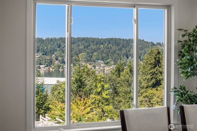 7615 113th Avenue SE, Newcastle, WA 98056