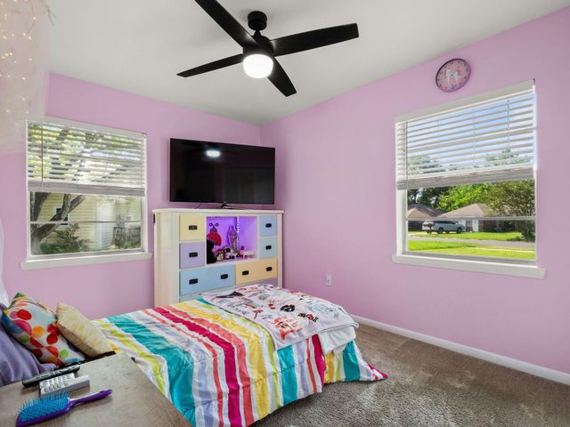 1010 Meadowbrook Dr, Deridder, LA 70634