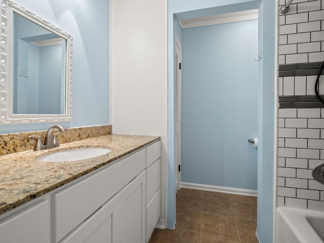 1010 Meadowbrook Dr, Deridder, LA 70634