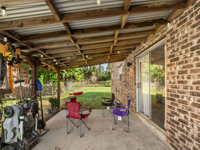 1010 Meadowbrook Dr, Deridder, LA 70634