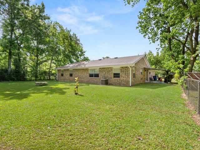 1010 Meadowbrook Dr, Deridder, LA 70634