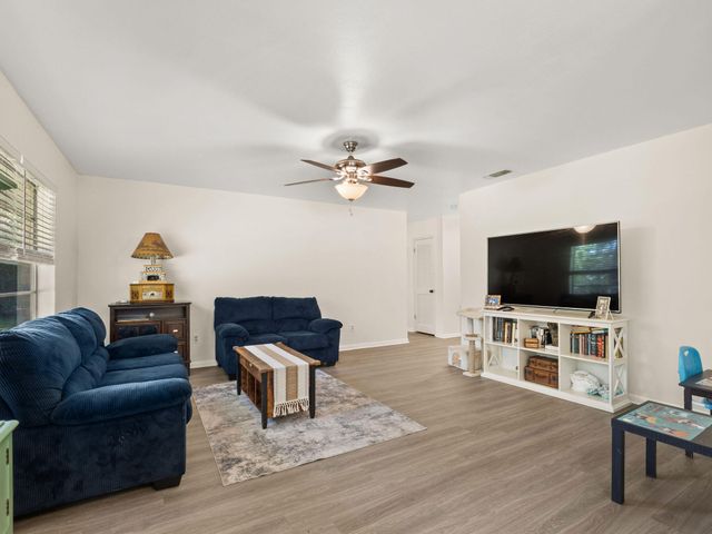 1010 Meadowbrook Dr, Deridder, LA 70634