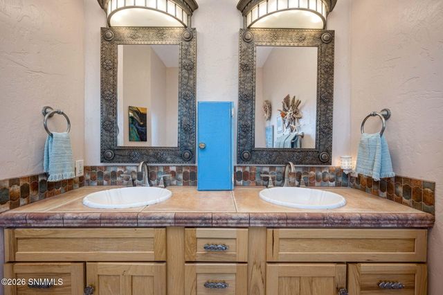 4010 Desert Broom Court, Las Cruces, NM 88011