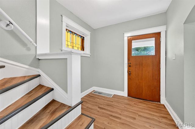 6049 Wanda Avenue, St Louis, MO 63116