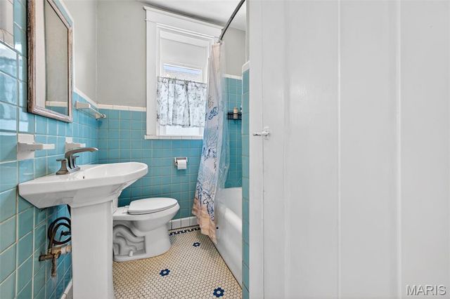 6049 Wanda Avenue, St Louis, MO 63116