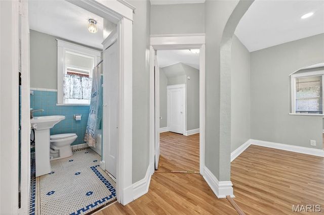 6049 Wanda Avenue, St Louis, MO 63116