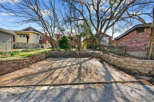 6049 Wanda Avenue, St Louis, MO 63116