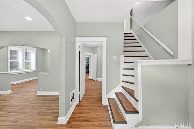 6049 Wanda Avenue, St Louis, MO 63116