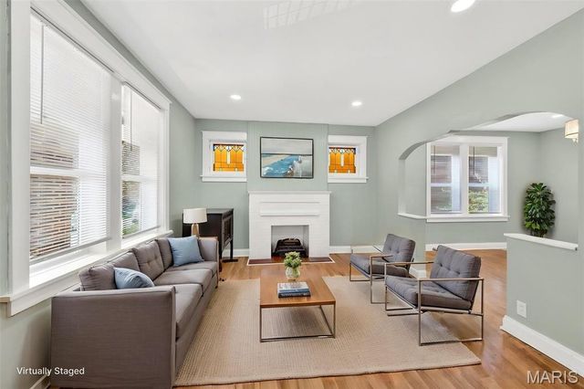 6049 Wanda Avenue, St Louis, MO 63116