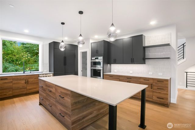 13032 SE 19th Court, Bellevue, WA 98005