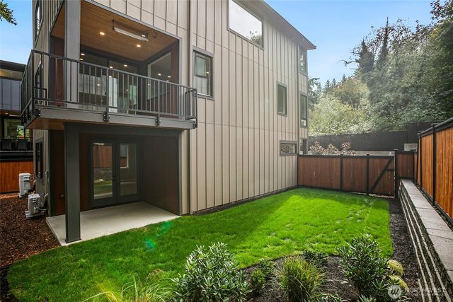 13032 SE 19th Court, Bellevue, WA 98005