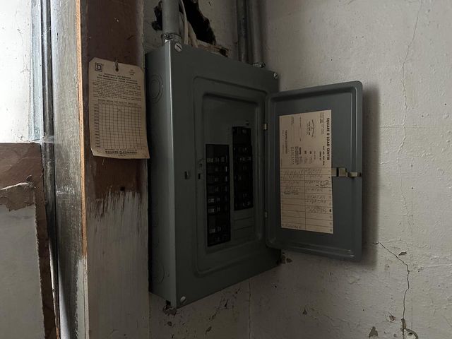 2435 S 12th STREET, Milwaukee, WI 53215