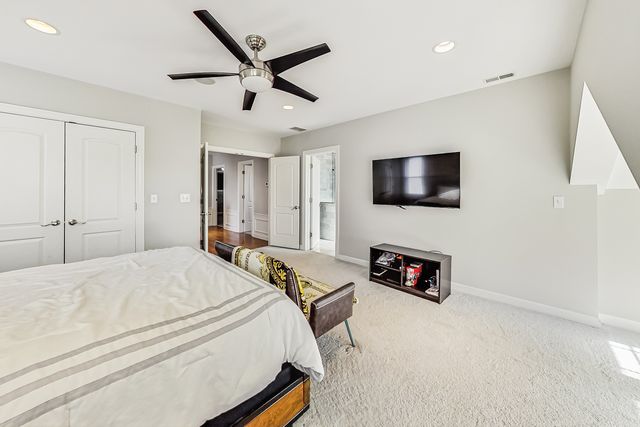 1716 W Beverly Glen Parkway, Chicago, IL 60643