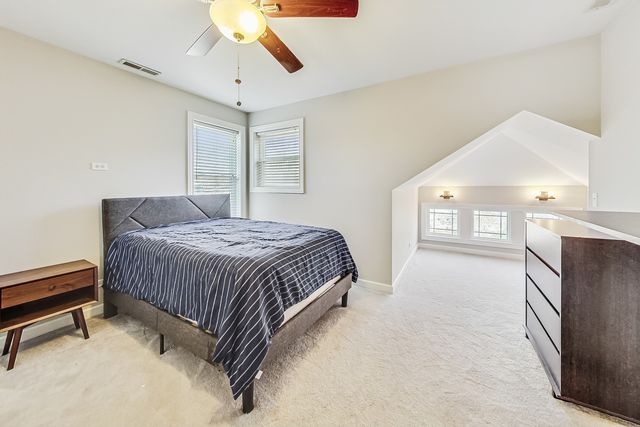1716 W Beverly Glen Parkway, Chicago, IL 60643