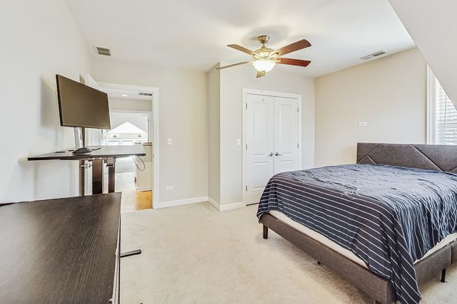 1716 W Beverly Glen Parkway, Chicago, IL 60643