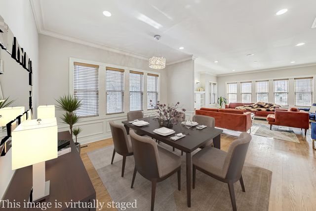 1716 W Beverly Glen Parkway, Chicago, IL 60643