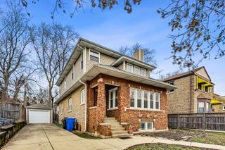 1716 W Beverly Glen Parkway, Chicago, IL 60643