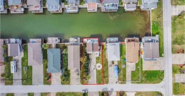 22108 Zapata, Galveston, TX 77554