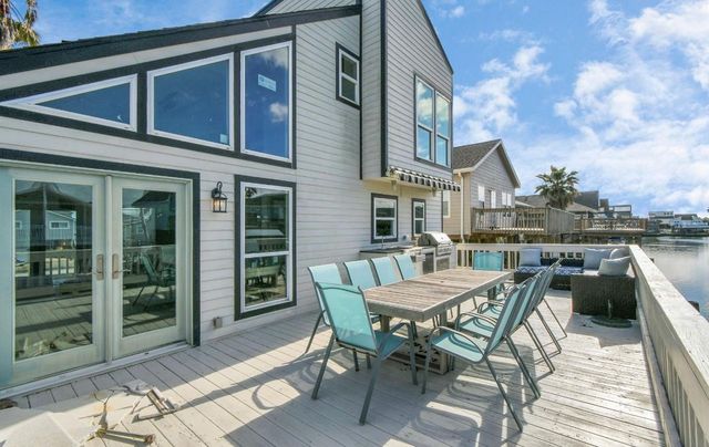 22108 Zapata, Galveston, TX 77554