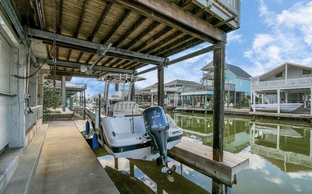 22108 Zapata, Galveston, TX 77554