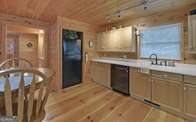 1055 Wolfpen Trail, Ellijay, GA 30536