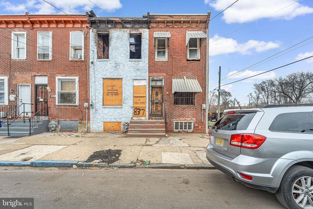 839 SPRUCE ST, Camden, NJ 08103