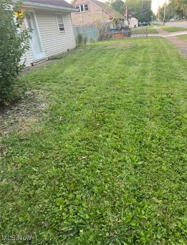 699 Irving Park Boulevard, Sheffield Lake, OH 44054