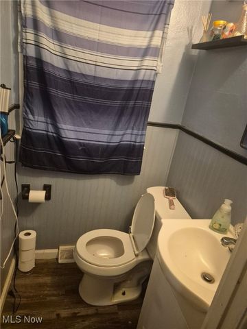 699 Irving Park Boulevard, Sheffield Lake, OH 44054