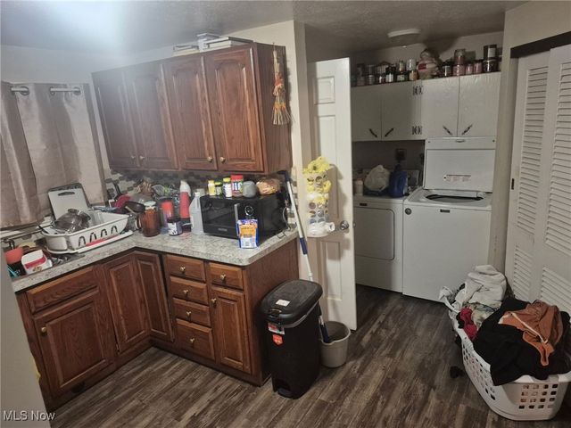 699 Irving Park Boulevard, Sheffield Lake, OH 44054