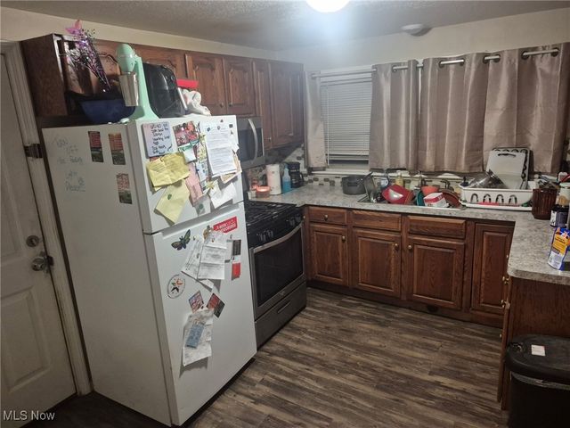 699 Irving Park Boulevard, Sheffield Lake, OH 44054