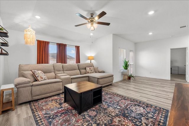 9422 Madison Avenue, Texas City, TX 77591