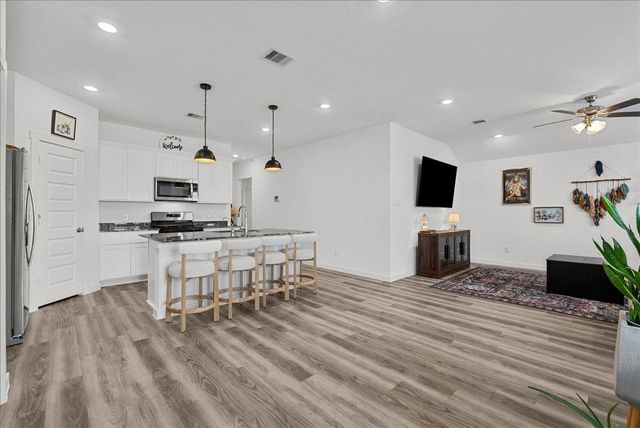9422 Madison Avenue, Texas City, TX 77591