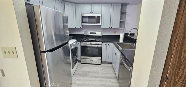 936 Fairway 23, Colton, CA 92324