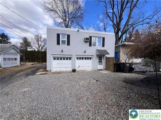 2037 Custer Street Rear Apartment, South Whitehall Twp, PA 18104