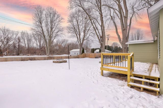 39 Spruce Ridge Drive, Bay City, MI 48706