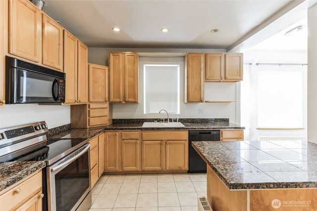 253 Clark Street, Blaine, WA 98230