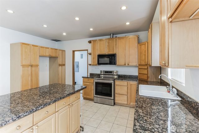 253 Clark Street, Blaine, WA 98230